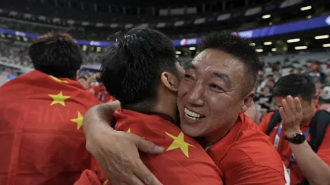 贝林厄姆获西甲12月最佳球员，五战独造七球惊艳表现。